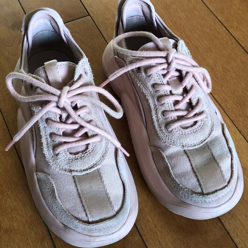 UGG LA Cloud Low Pink Sneakers - Picture 5 of 10